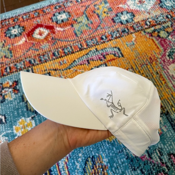 Arcteryx Like New Hat - Picture 4 of 10